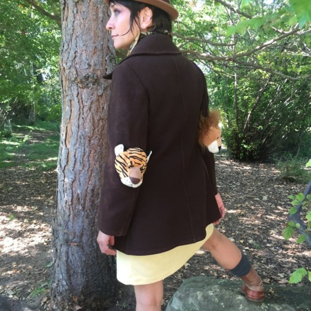 This jacket has tiger elbow pads!